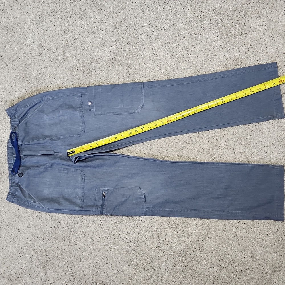 FIGS Cairo Cargo Scrub Pants in Heather Denim Men's Size Small - Picture 11 of 11